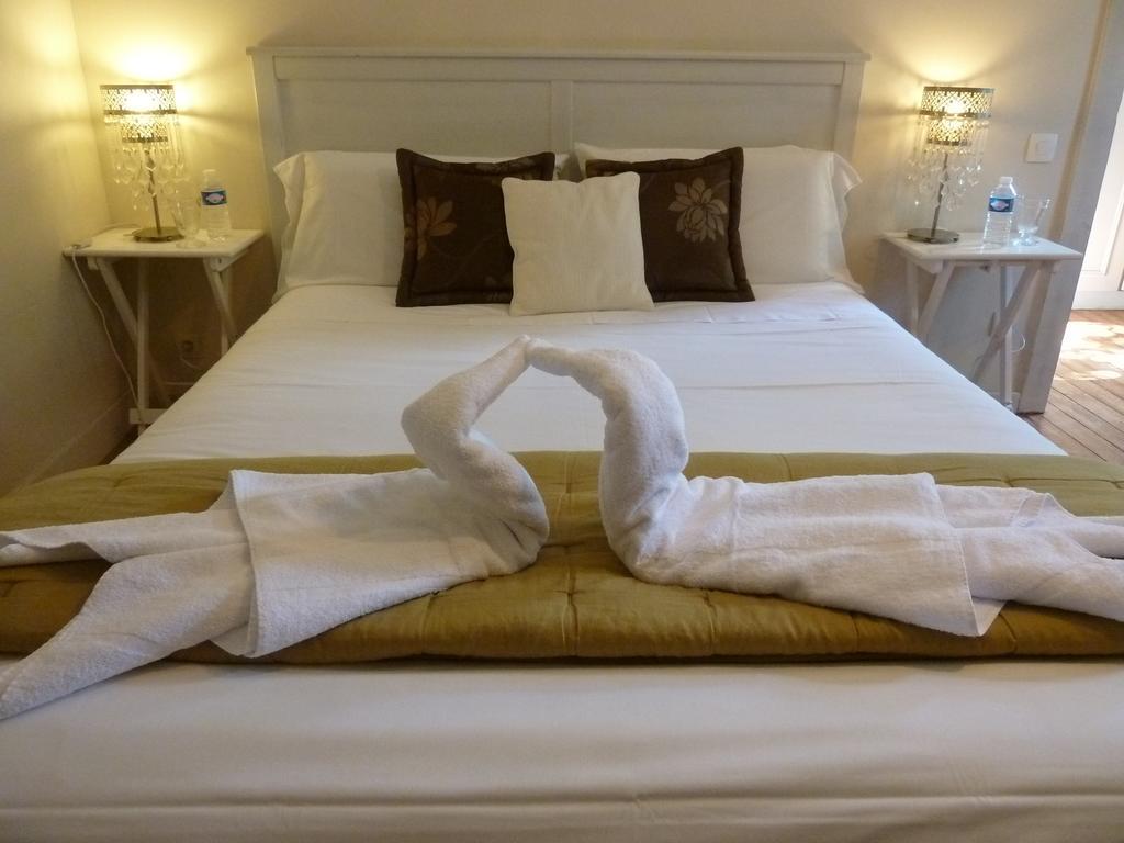 Chambre D'Hotes "Le Village" Villenouvelle Szoba fotó