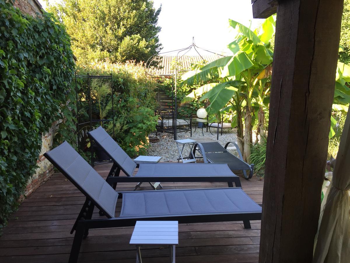 Chambre D'Hotes "Le Village" Villenouvelle Kültér fotó